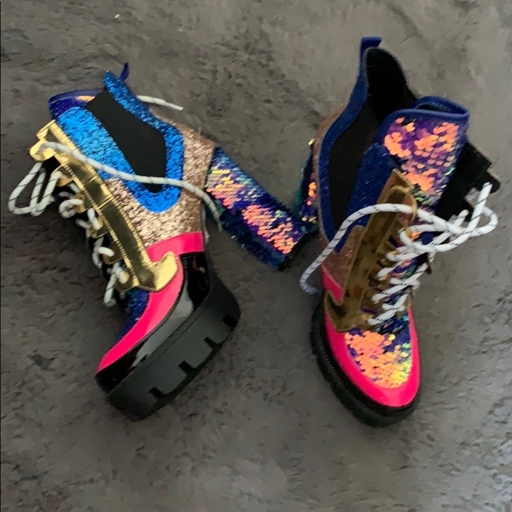 Boots - Picture 2 of 3